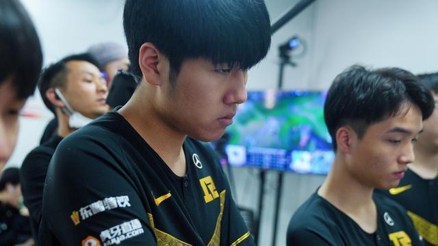 贾一凡与陈 贾一凡与陈