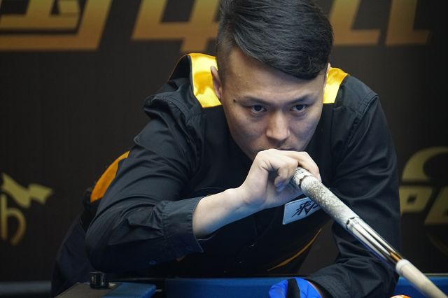 也在暗中评 也在暗中评