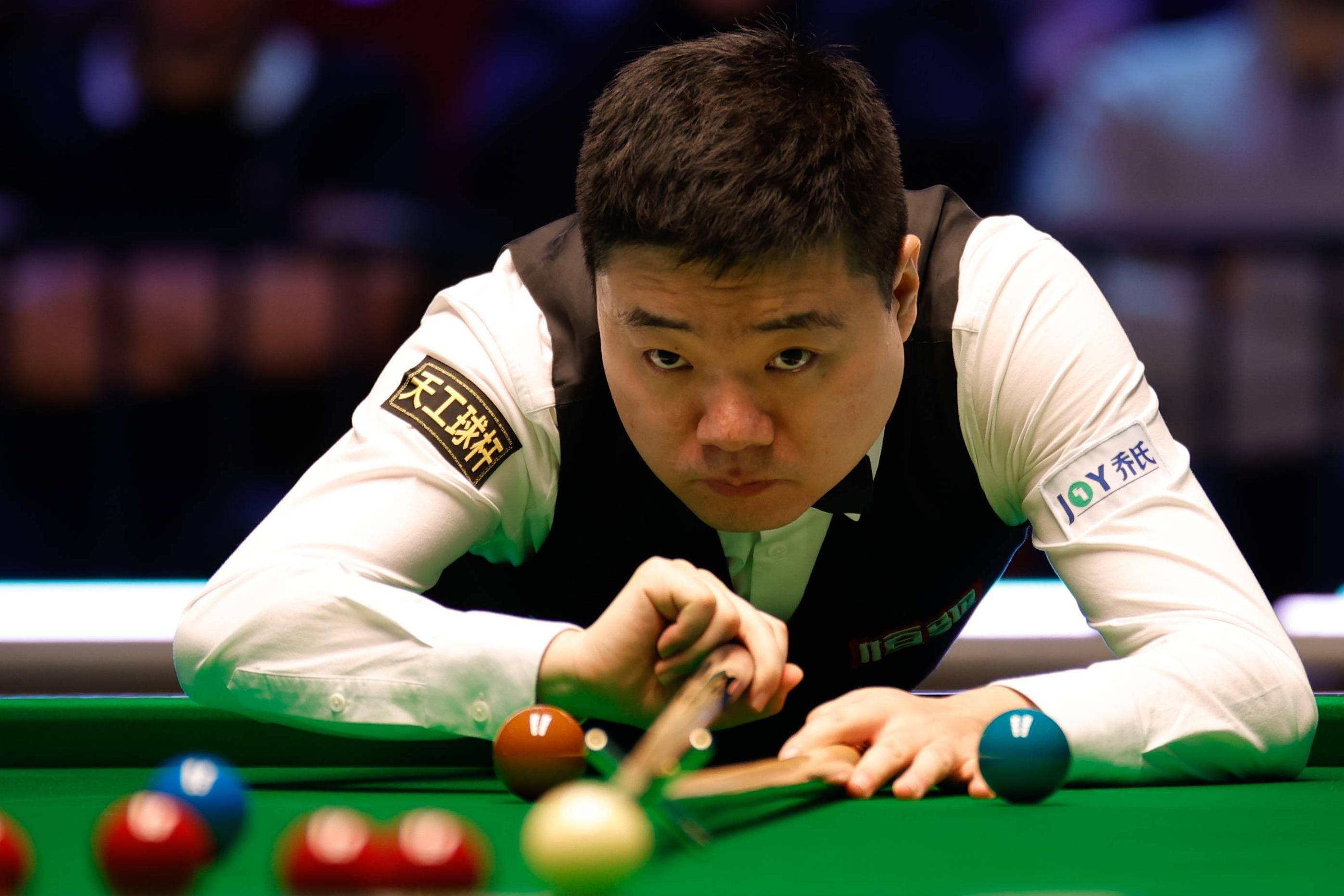 牙足球的一 牙足球的一